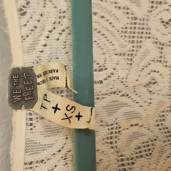 Free People Geo Floral Lace Inset Lightweight Long Sleeve Crop Top - Picture 5 of 6